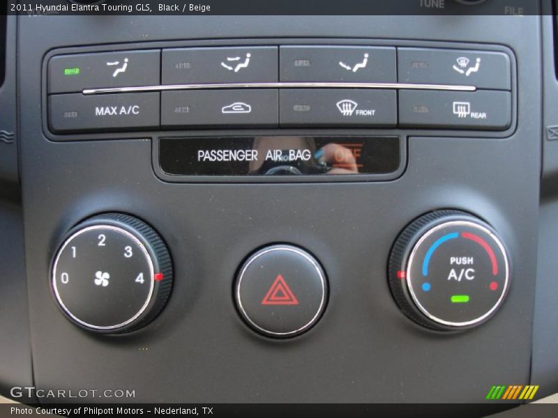 Controls of 2011 Elantra Touring GLS