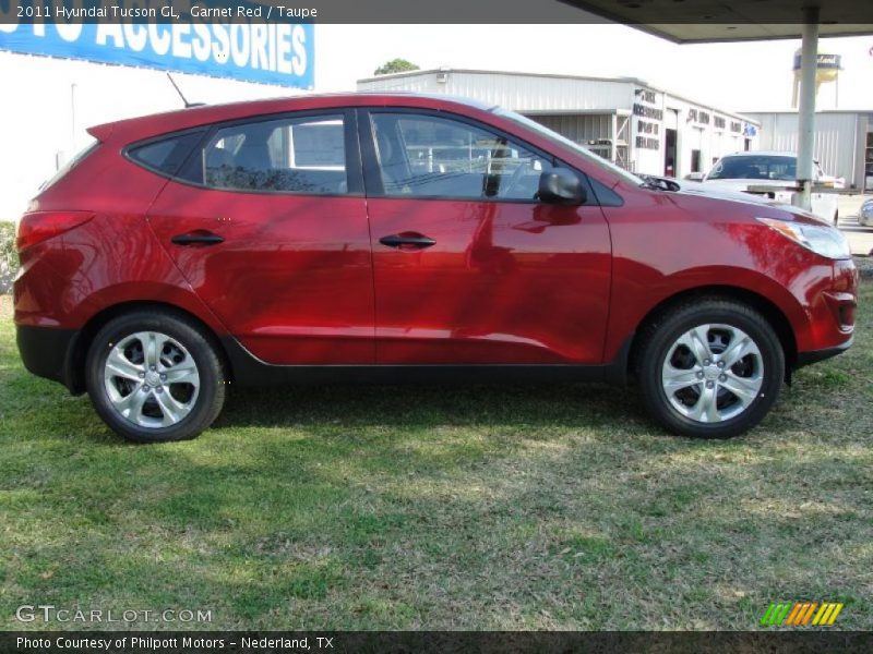 Garnet Red / Taupe 2011 Hyundai Tucson GL