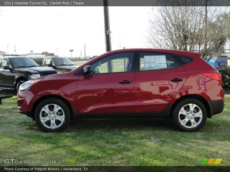 Garnet Red / Taupe 2011 Hyundai Tucson GL