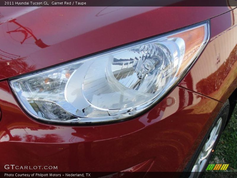 Garnet Red / Taupe 2011 Hyundai Tucson GL