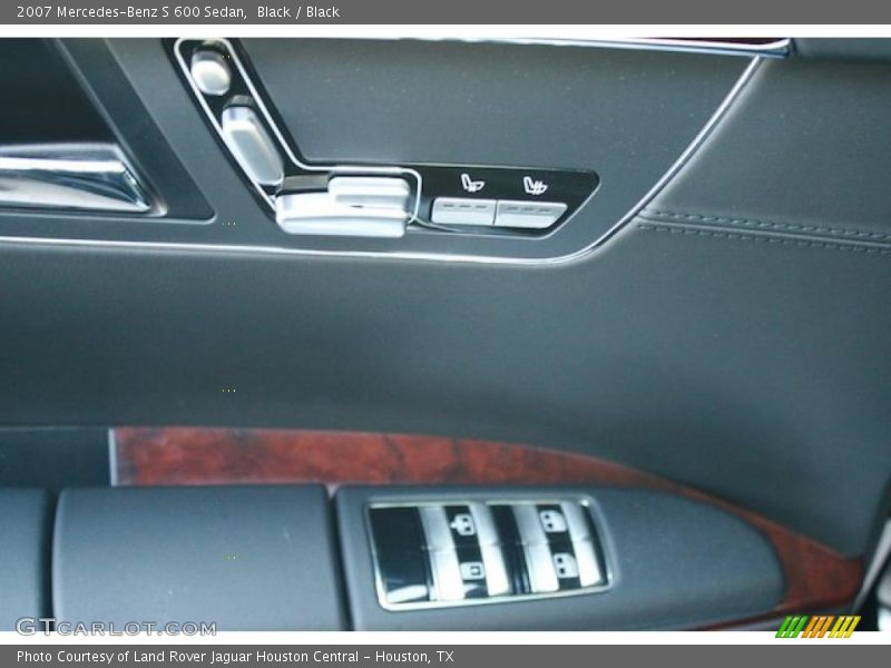 Controls of 2007 S 600 Sedan