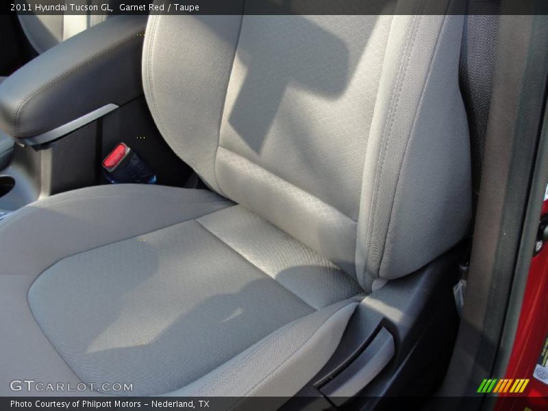 Garnet Red / Taupe 2011 Hyundai Tucson GL