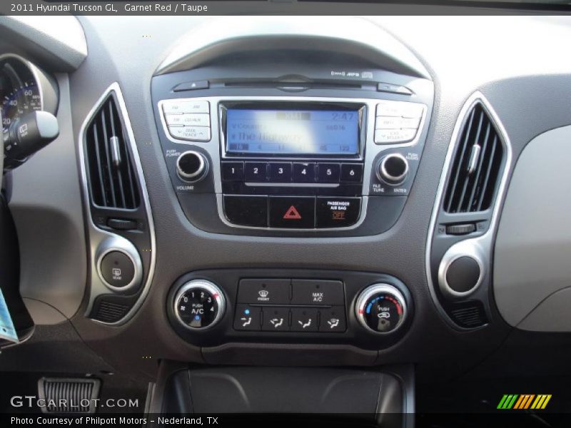 Controls of 2011 Tucson GL