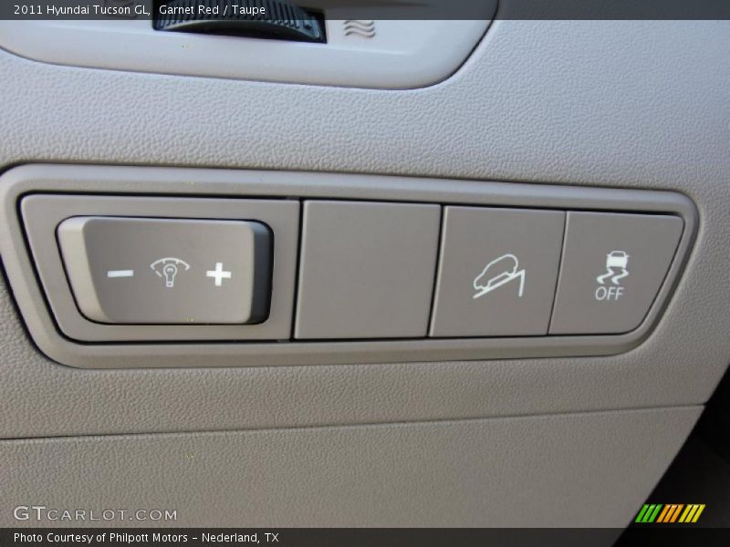 Controls of 2011 Tucson GL