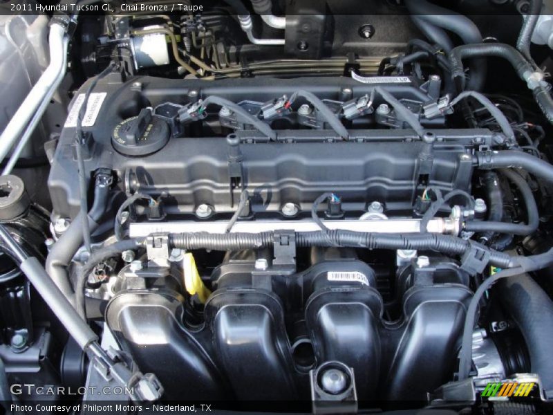  2011 Tucson GL Engine - 2.0 Liter DOHC 16-Valve CVVT 4 Cylinder