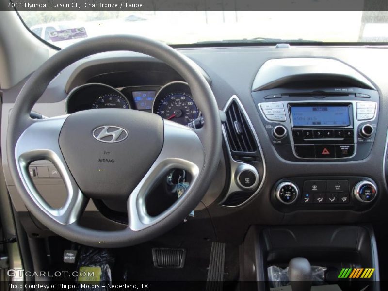 Dashboard of 2011 Tucson GL