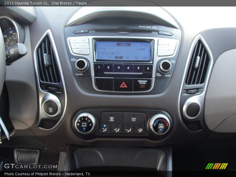 Controls of 2011 Tucson GL