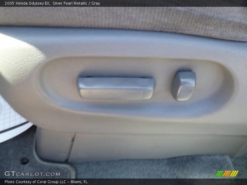 Silver Pearl Metallic / Gray 2005 Honda Odyssey EX