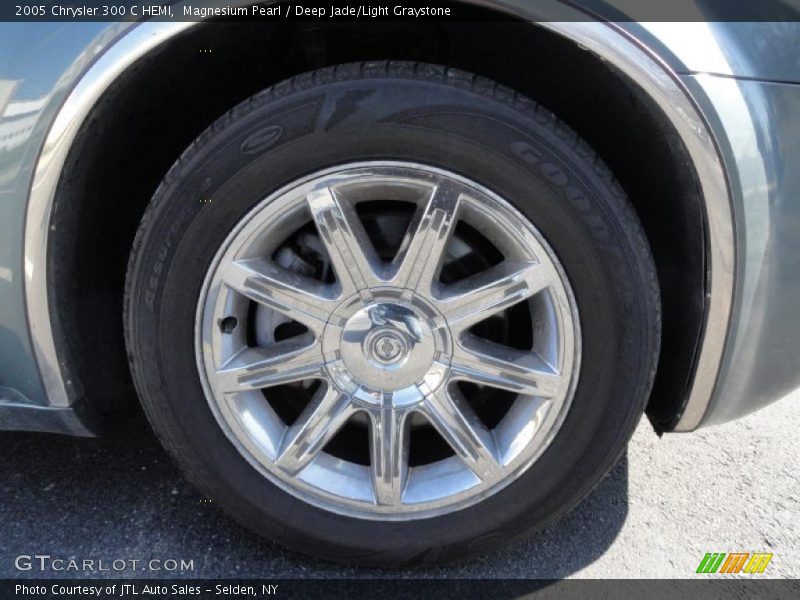 Magnesium Pearl / Deep Jade/Light Graystone 2005 Chrysler 300 C HEMI