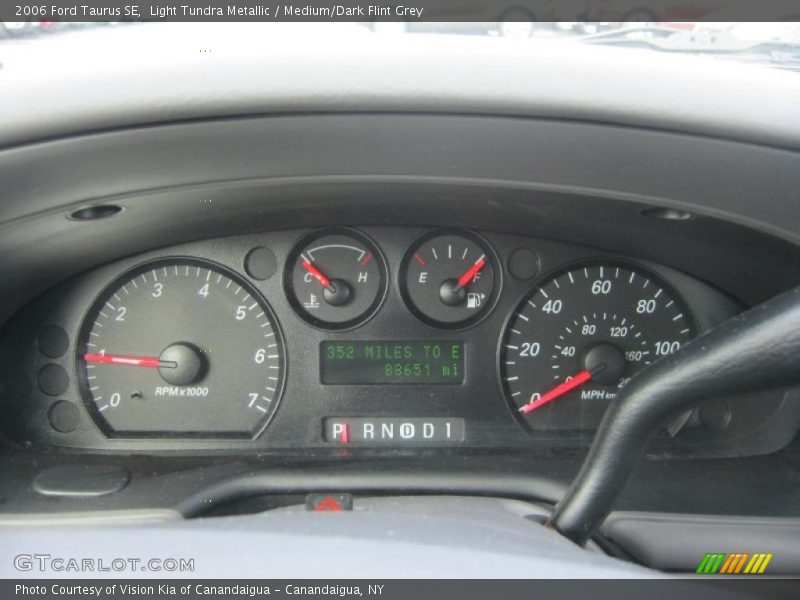 Light Tundra Metallic / Medium/Dark Flint Grey 2006 Ford Taurus SE