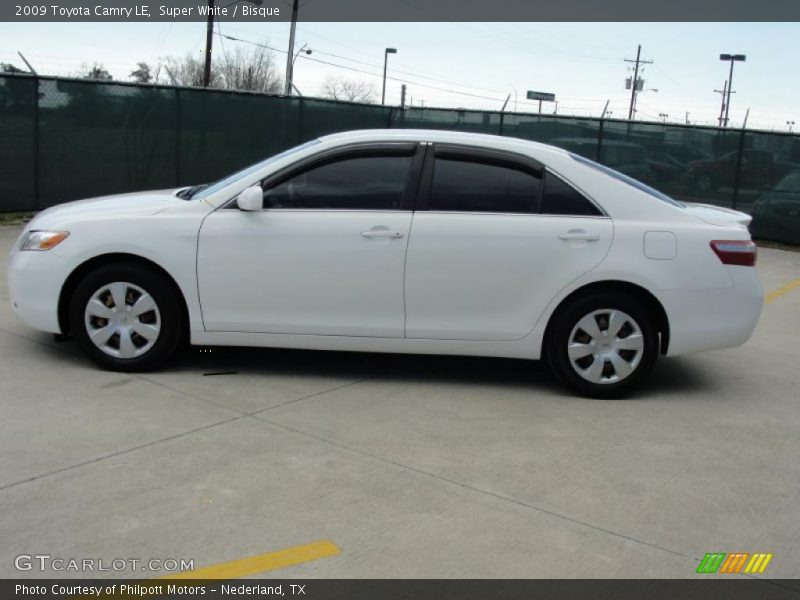 Super White / Bisque 2009 Toyota Camry LE