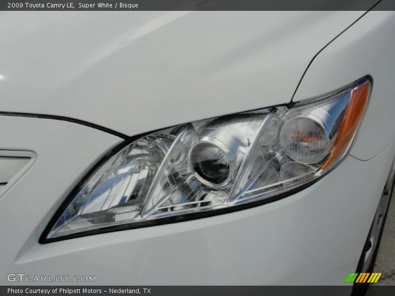 Super White / Bisque 2009 Toyota Camry LE