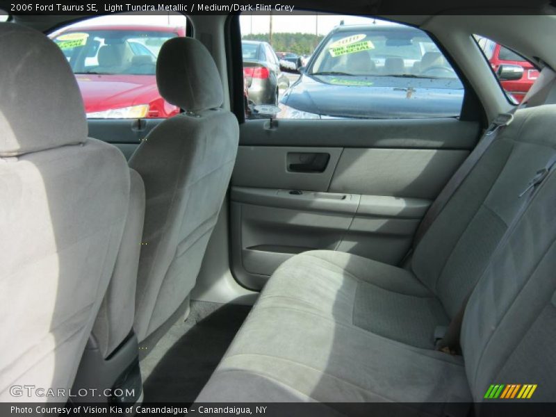 Light Tundra Metallic / Medium/Dark Flint Grey 2006 Ford Taurus SE