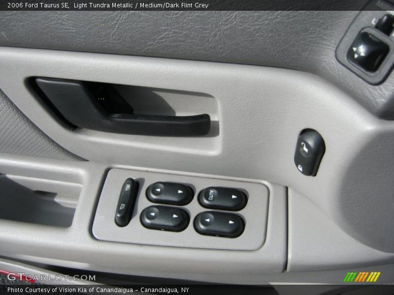 Light Tundra Metallic / Medium/Dark Flint Grey 2006 Ford Taurus SE