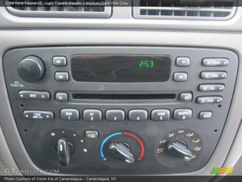 Light Tundra Metallic / Medium/Dark Flint Grey 2006 Ford Taurus SE