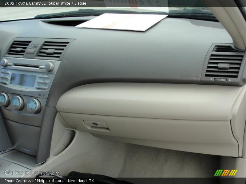 Super White / Bisque 2009 Toyota Camry LE