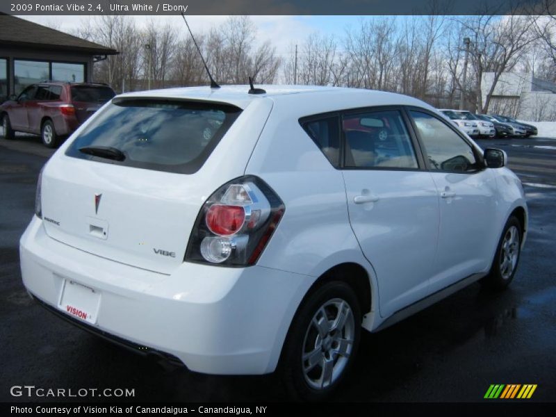 Ultra White / Ebony 2009 Pontiac Vibe 2.4