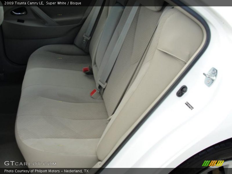 Super White / Bisque 2009 Toyota Camry LE