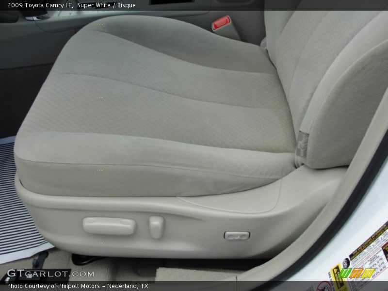 Super White / Bisque 2009 Toyota Camry LE