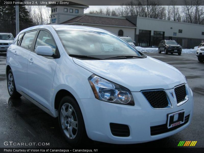 Ultra White / Ebony 2009 Pontiac Vibe 2.4