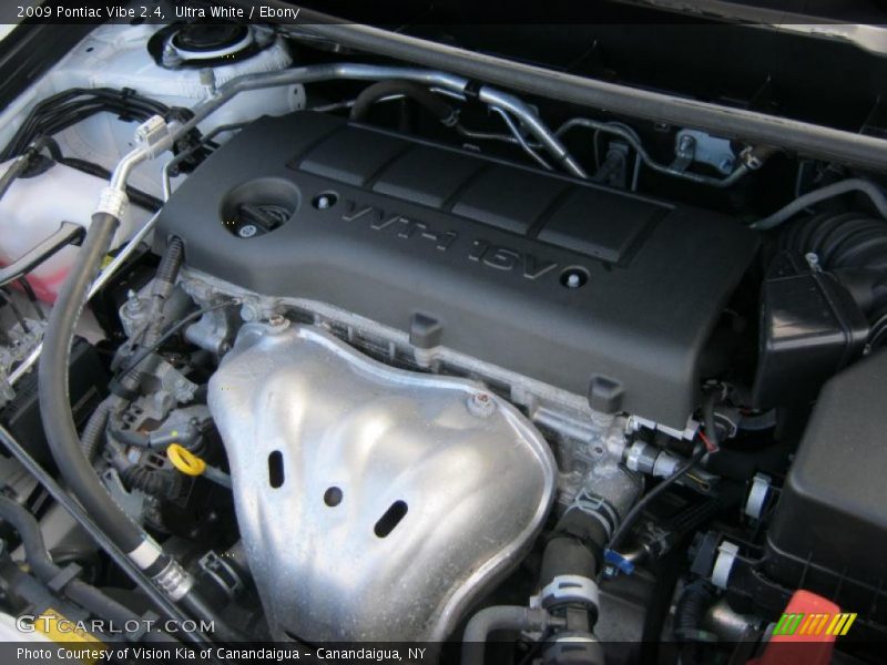 Ultra White / Ebony 2009 Pontiac Vibe 2.4