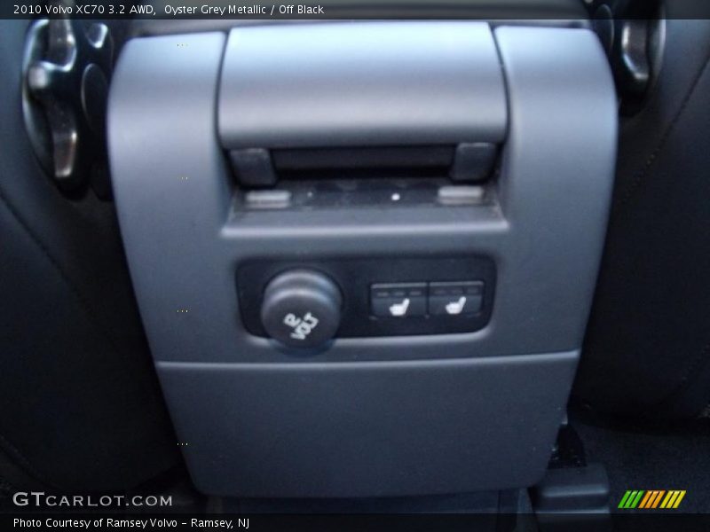 Oyster Grey Metallic / Off Black 2010 Volvo XC70 3.2 AWD