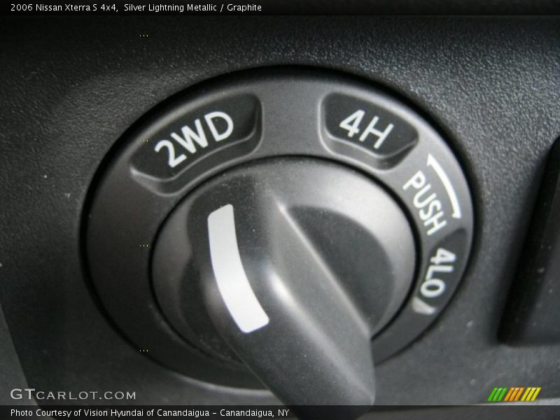 Silver Lightning Metallic / Graphite 2006 Nissan Xterra S 4x4