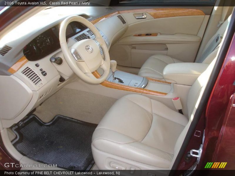 Cassis Red Pearl / Ivory 2006 Toyota Avalon XLS