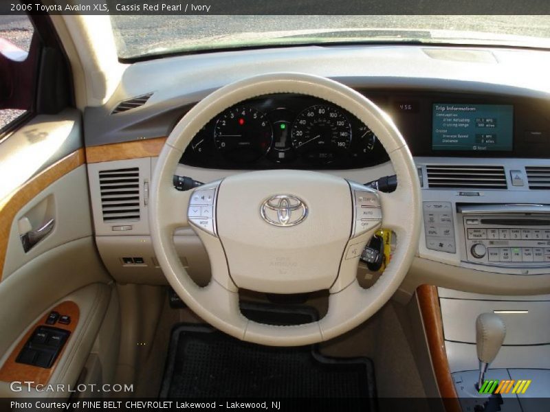 Cassis Red Pearl / Ivory 2006 Toyota Avalon XLS