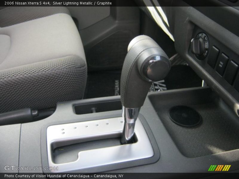 Silver Lightning Metallic / Graphite 2006 Nissan Xterra S 4x4