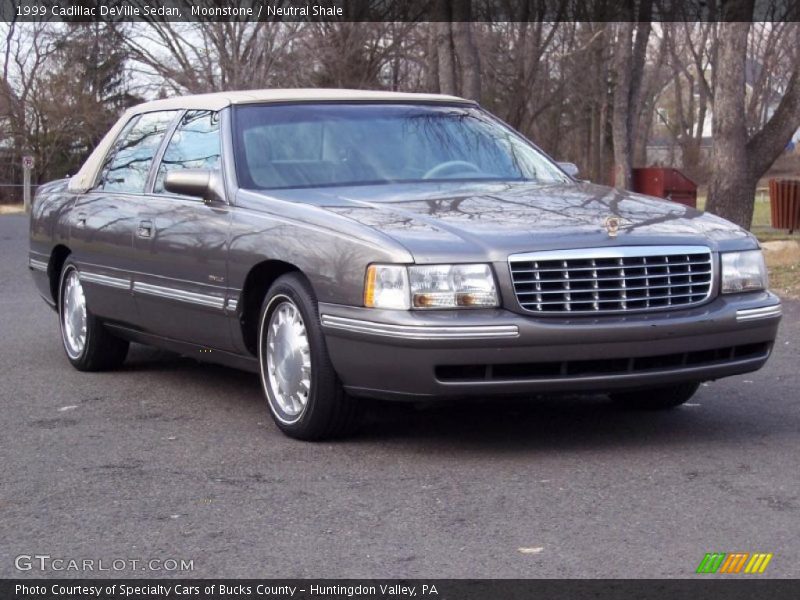 Moonstone / Neutral Shale 1999 Cadillac DeVille Sedan