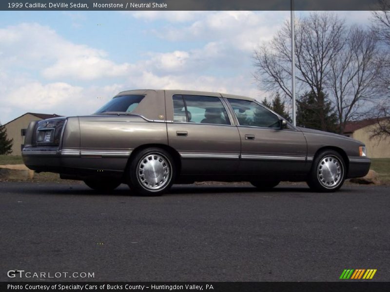 Moonstone / Neutral Shale 1999 Cadillac DeVille Sedan