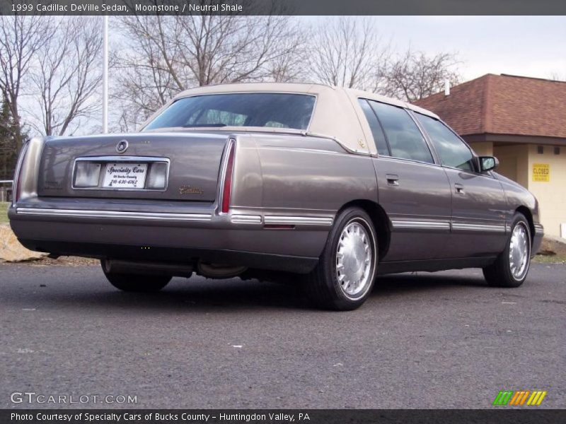 Moonstone / Neutral Shale 1999 Cadillac DeVille Sedan