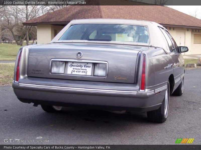 Moonstone / Neutral Shale 1999 Cadillac DeVille Sedan