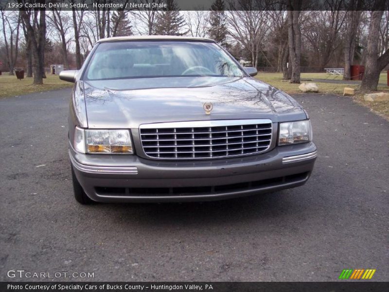 Moonstone / Neutral Shale 1999 Cadillac DeVille Sedan