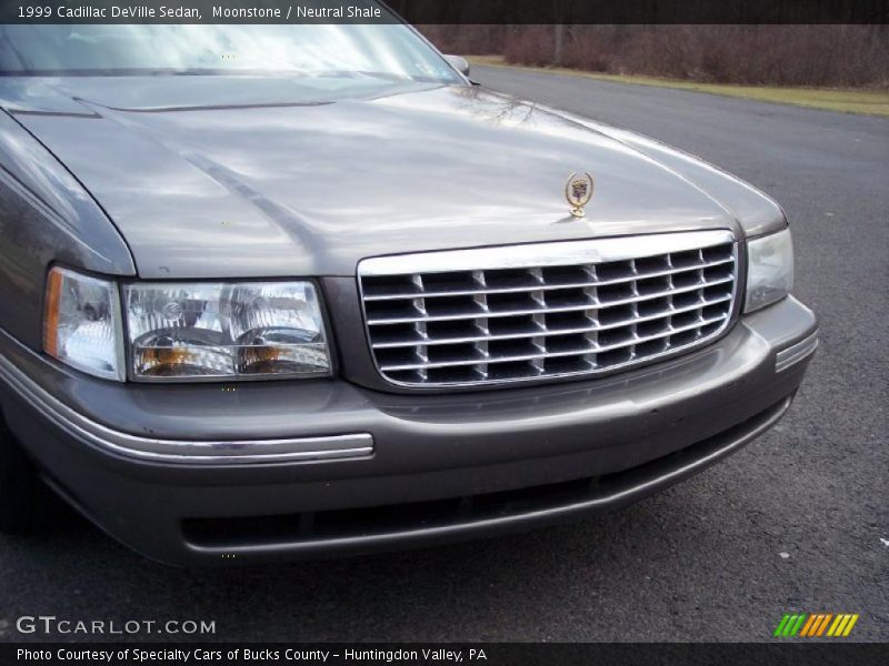 Moonstone / Neutral Shale 1999 Cadillac DeVille Sedan