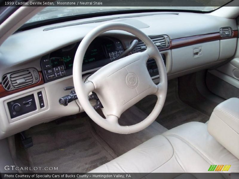 Moonstone / Neutral Shale 1999 Cadillac DeVille Sedan