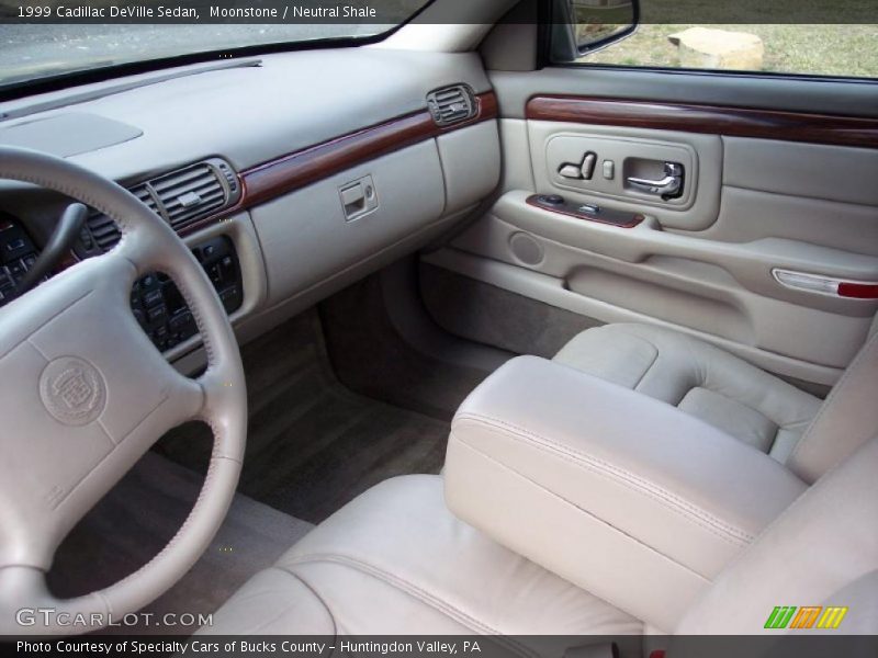 Moonstone / Neutral Shale 1999 Cadillac DeVille Sedan