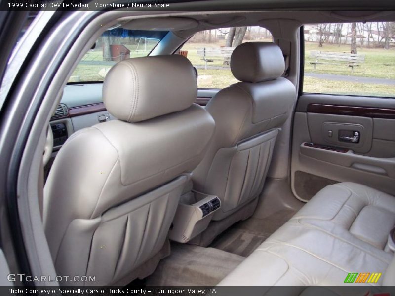 Moonstone / Neutral Shale 1999 Cadillac DeVille Sedan