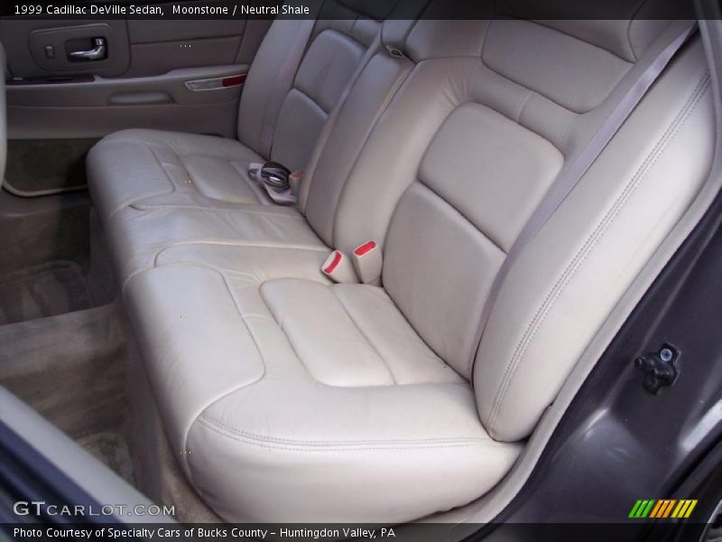 Moonstone / Neutral Shale 1999 Cadillac DeVille Sedan
