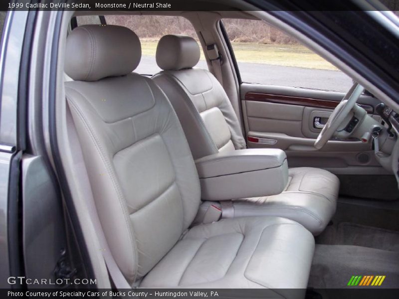 Moonstone / Neutral Shale 1999 Cadillac DeVille Sedan
