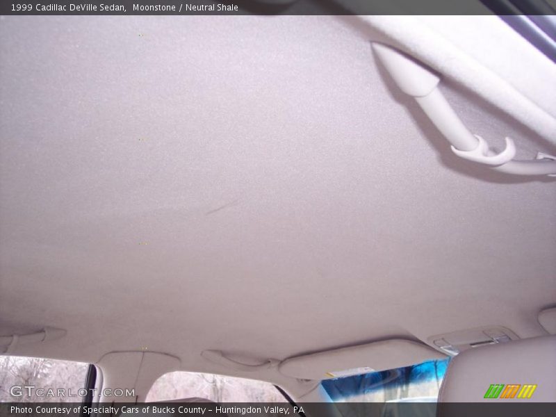 Moonstone / Neutral Shale 1999 Cadillac DeVille Sedan