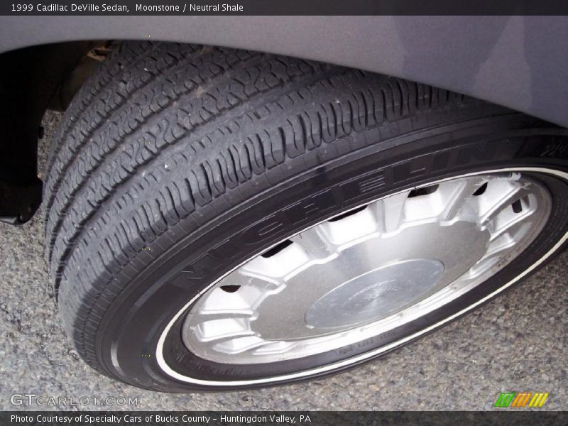 Moonstone / Neutral Shale 1999 Cadillac DeVille Sedan