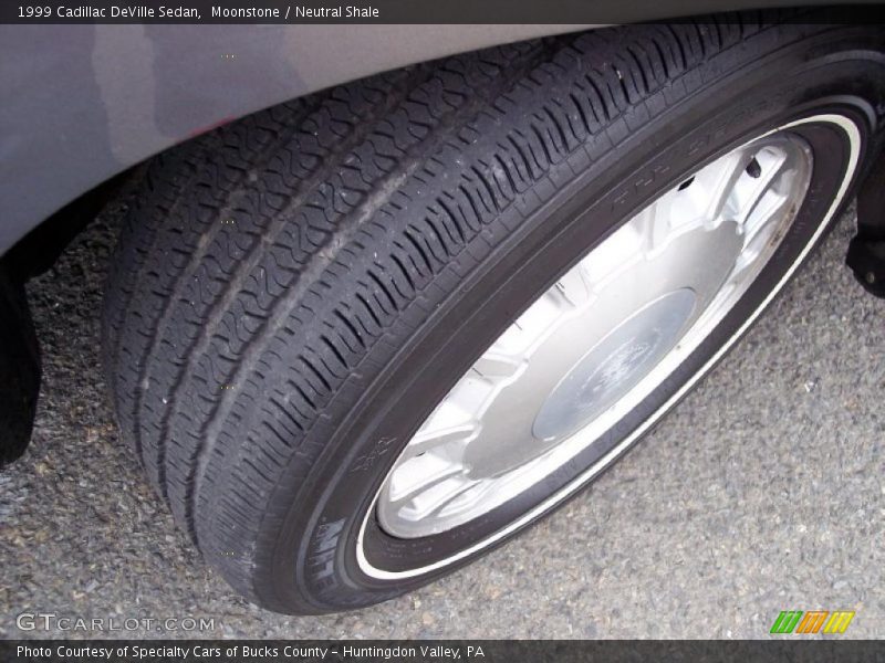 Moonstone / Neutral Shale 1999 Cadillac DeVille Sedan