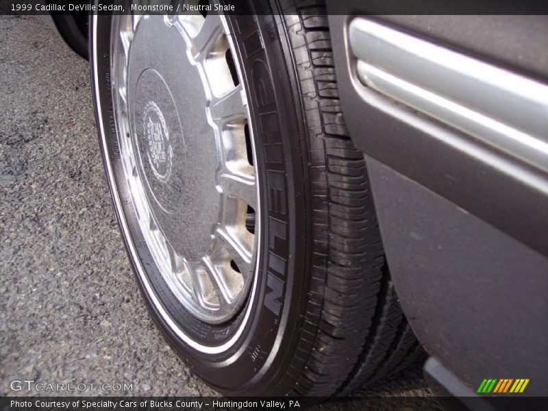 Moonstone / Neutral Shale 1999 Cadillac DeVille Sedan