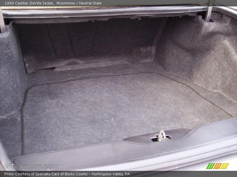 Moonstone / Neutral Shale 1999 Cadillac DeVille Sedan