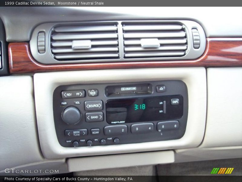 Moonstone / Neutral Shale 1999 Cadillac DeVille Sedan