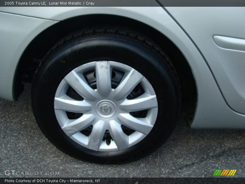 Lunar Mist Metallic / Gray 2005 Toyota Camry LE