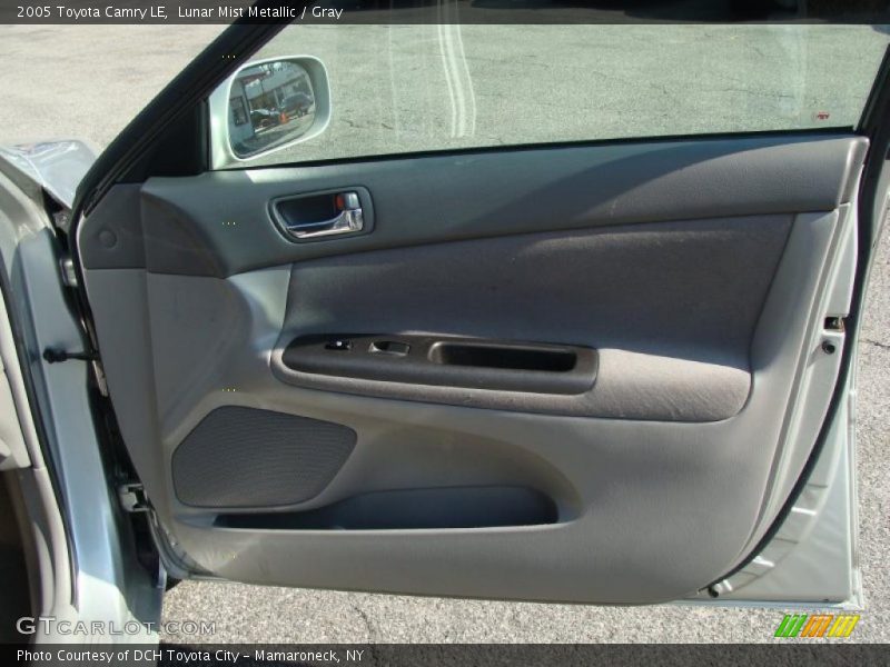 Lunar Mist Metallic / Gray 2005 Toyota Camry LE