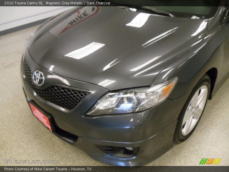Magnetic Gray Metallic / Dark Charcoal 2010 Toyota Camry SE